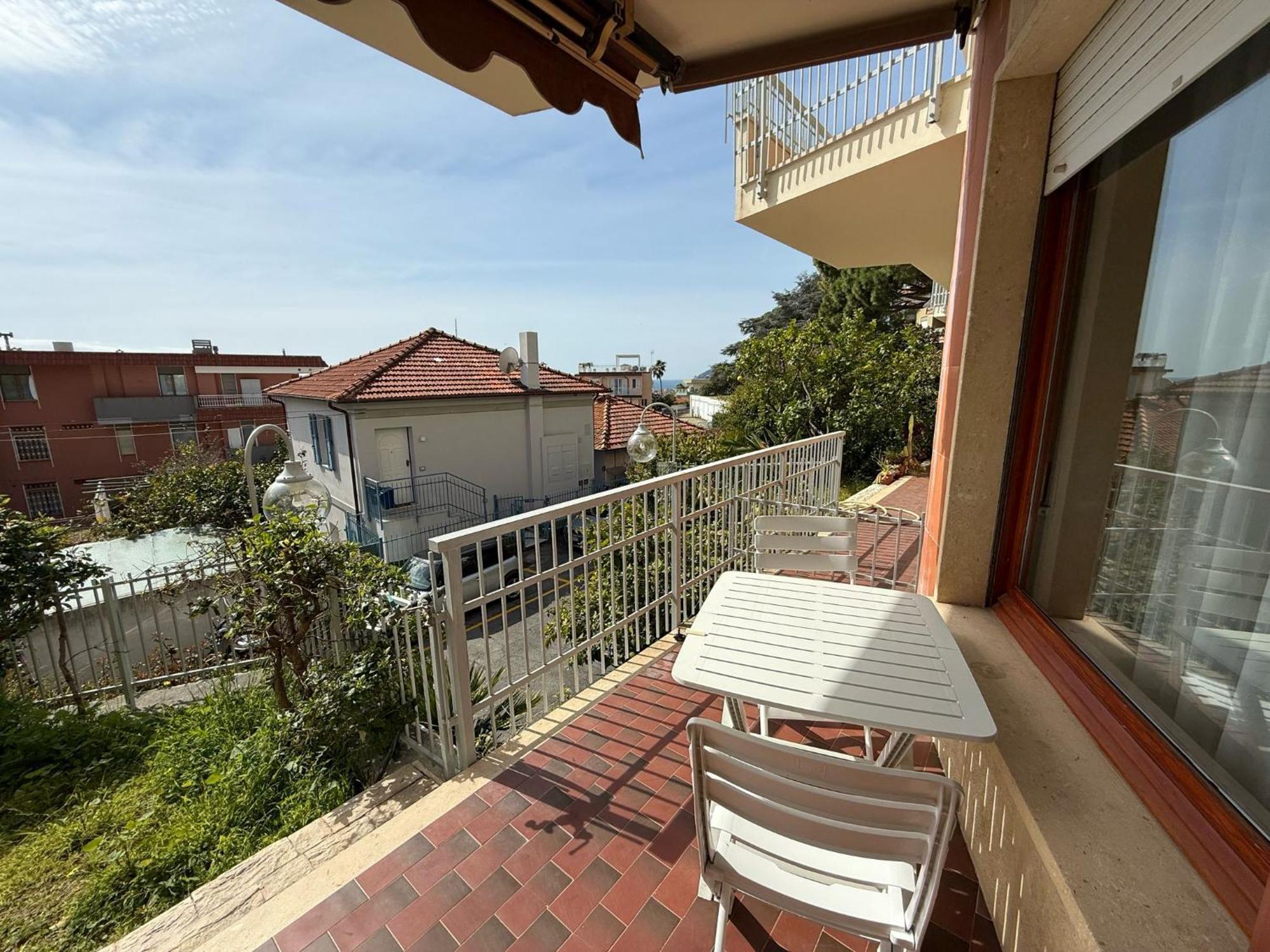 Wh - Appartamento Siccardi In Zona Residenziale Con Posto Auto San Remo Kültér fotó